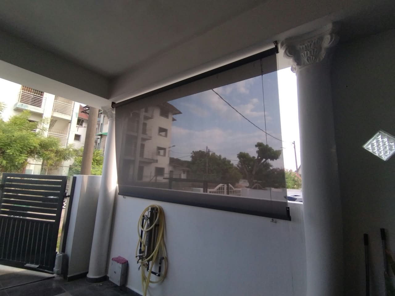 OUTDOOR ROLLER BLIND